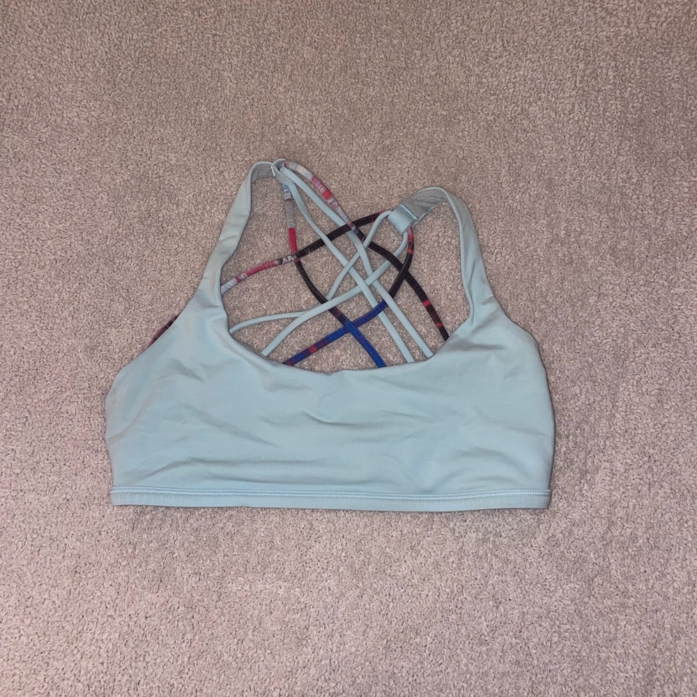 Lululemon Free to Be bra